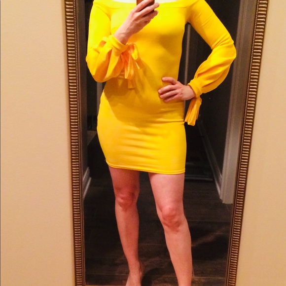 BOOHOO Yellow Bodycon - Off shoulder with cuff - Picture 9 of 10
